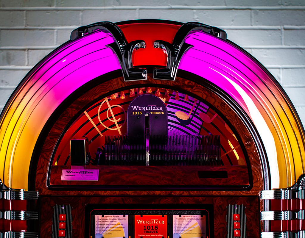 Wurlitzer 1015 Tribute CD Jukebox 3.jpg